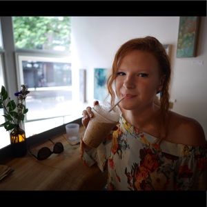 Meet your Posher, Laura